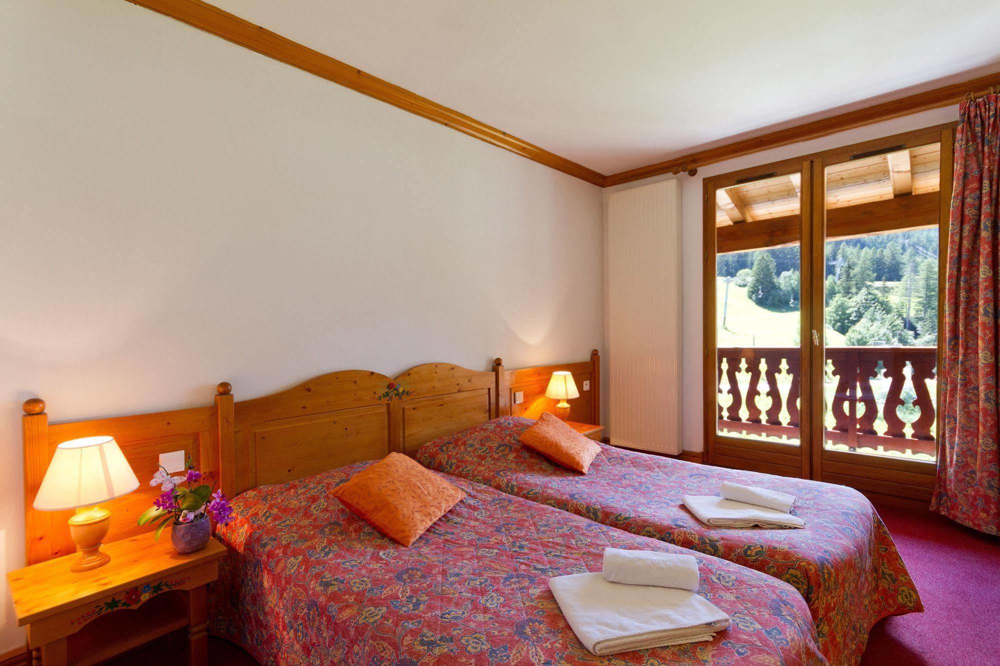 Hotel Club Mmv Le Val Cenis *** Lanslebourg-Mont-Cenis Exterior photo